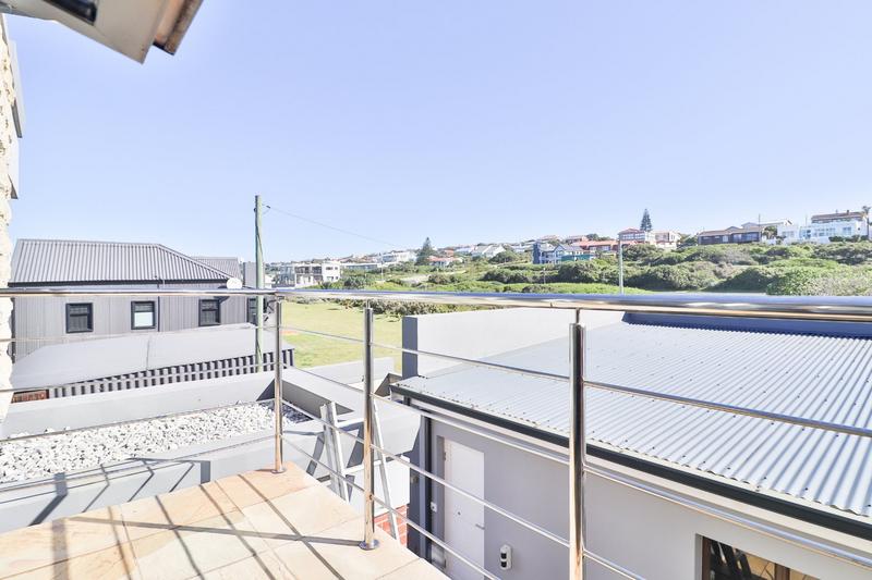 8 Bedroom Property for Sale in Reebok Western Cape